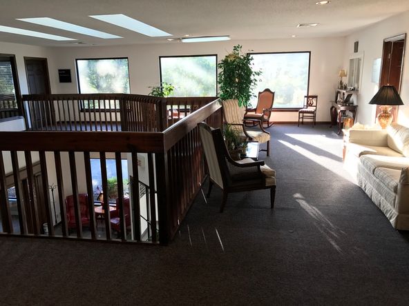 Mountain Creek Professional Center: 901 Mountain Creek Rd, Chattanooga, TN 37405